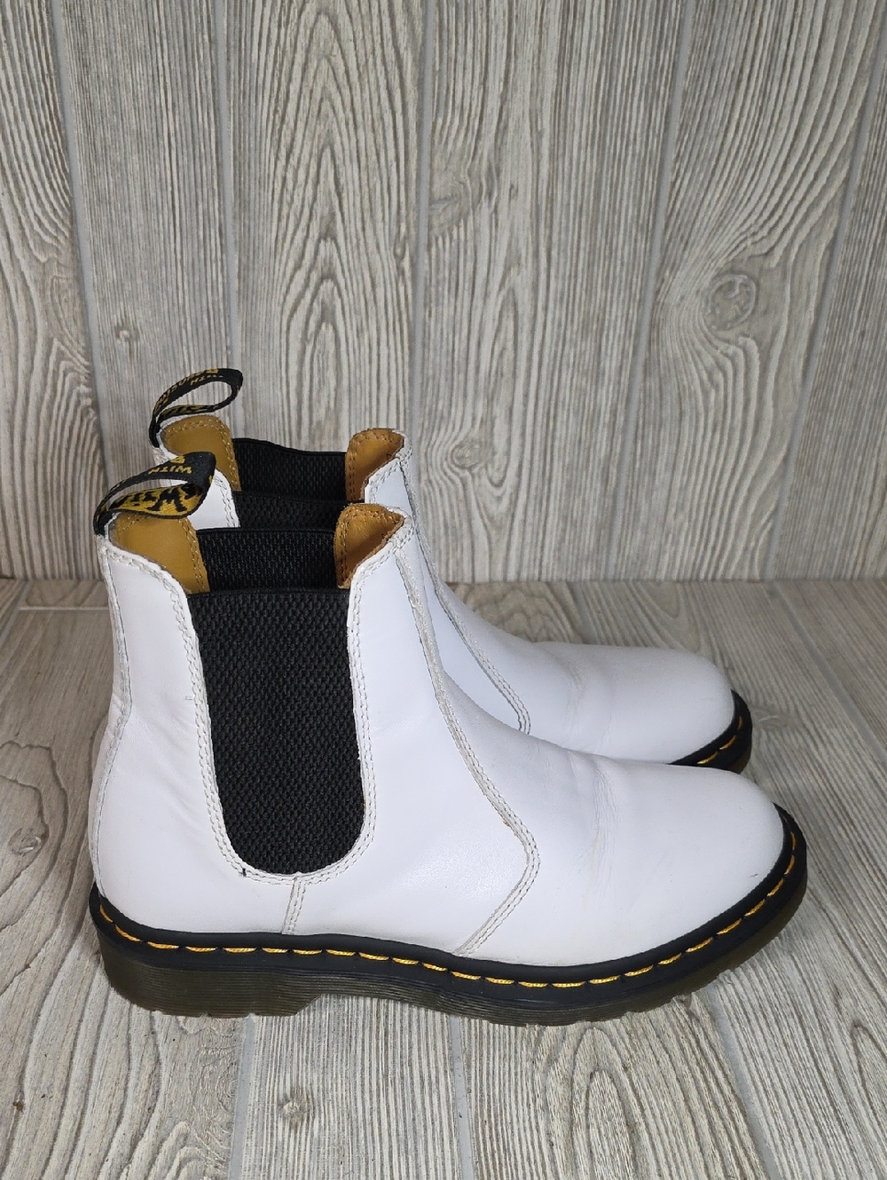 Dr. Martens 2976 White Smooth Leather Chelsea Boots Womens Size 9 - Picture 2 of 10